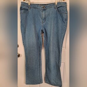 Natural Reflections Straight Jeans 18A Ligth Wash.